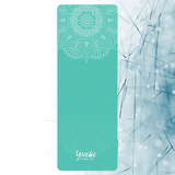 Discover a new dimension of your yoga practice with this foldable travel yoga mat, thoughtfully crafted from premium natural rubber - green